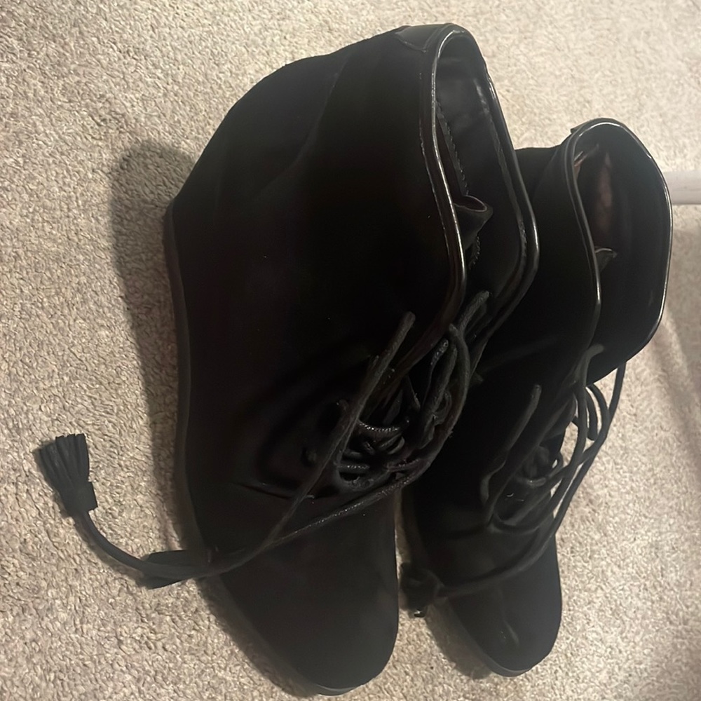 Heeled boots